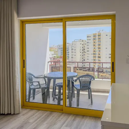#150 Da Rocha Nearby Διαμέρισμα *
